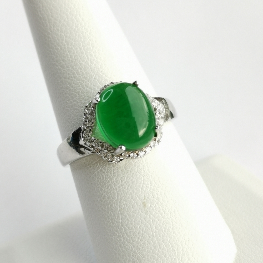 Nwt Cabochon Green Onyx White sapphire ring size 8 in Sterling Silver
